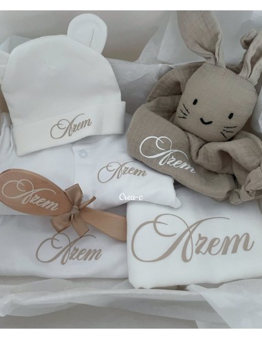 Coffret de naissance, première tenue, doudou et bonnet petites oreilles à personnaliser pas cher