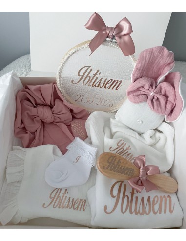 Coffret de naissance tambourin, doudou et bavoir froufrou à personnaliser commande en ligne